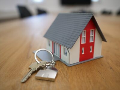 Buying or Renting a Property? Here’s How Professionals Can Help You Decide
