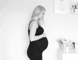 Pregnancy: 33 Weeks Bump Watch
