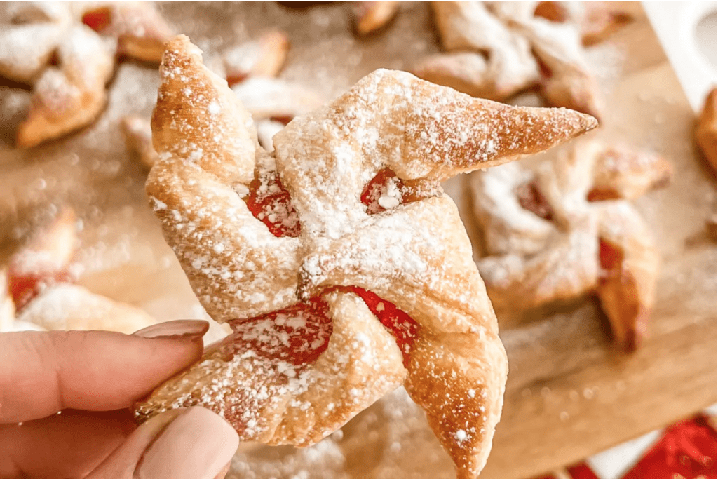 Puff pastry in the shape of a star, dusted in icing sugar